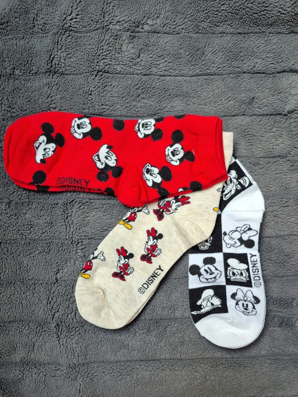 Disney Mickey Mouse 3-Pack Quarter Crew Socks, New With Tags - Picture 11 of 11